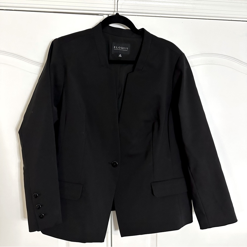 NWT - Eloquii Women’s lined, no lapel, one button blazer / SZ 22